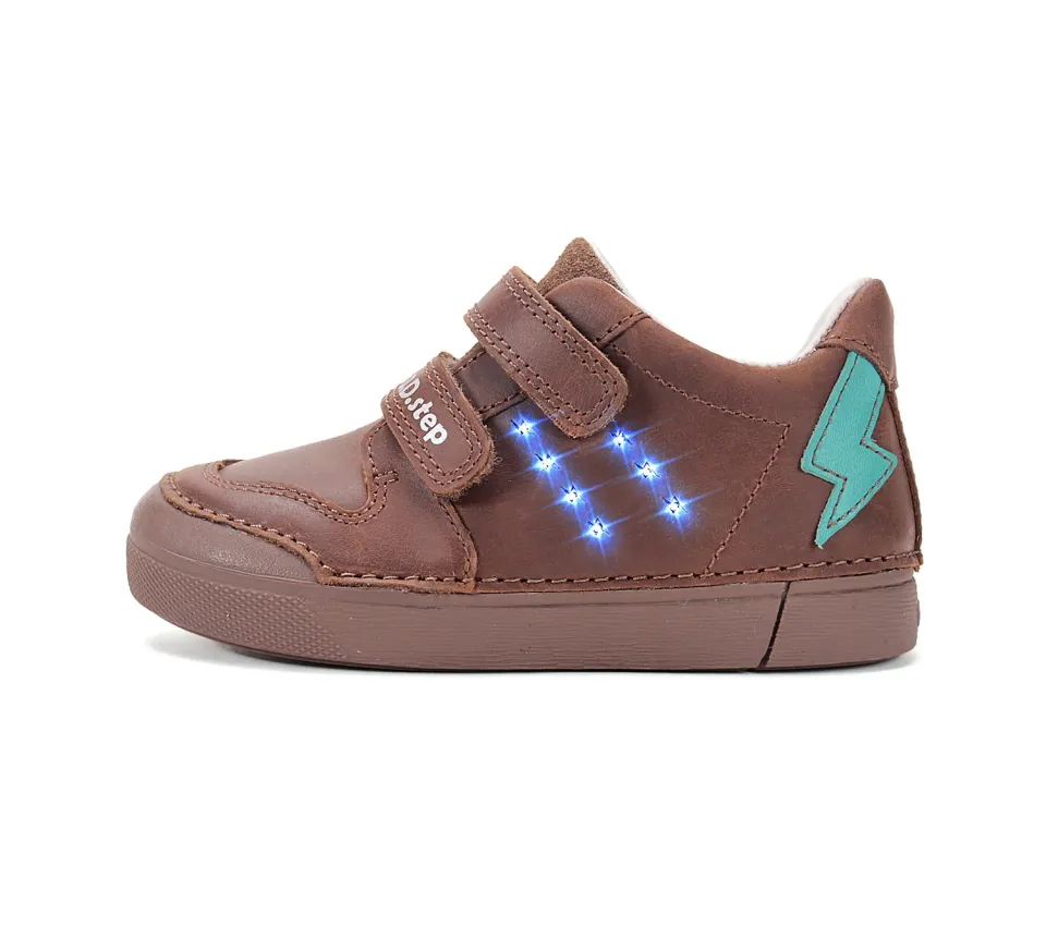 D.D.Step S068-62272B lukkede sko med lys