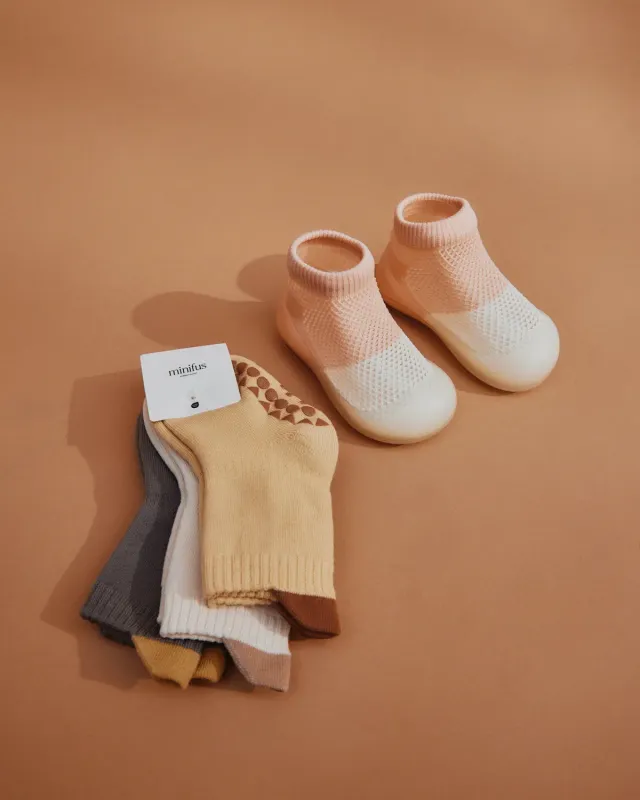 Minifus lær-at-gå startpakke lyserød sommer begyndersko strømper