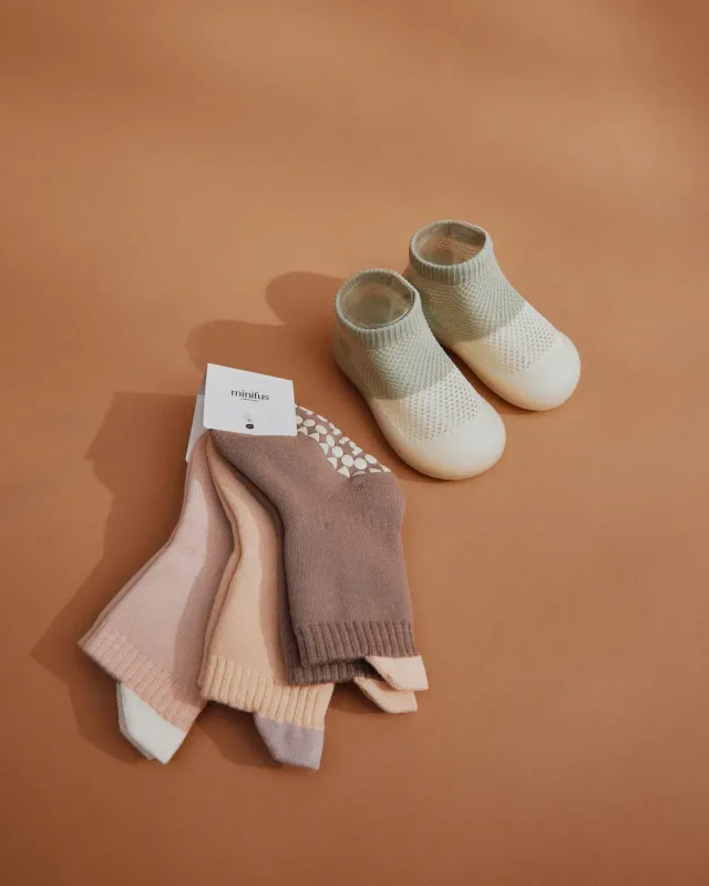 Minifus Lær-at-gå Sommer Startpakke grå begyndersko strømper