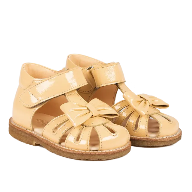 Angulus Begynder sandal med sløjfe og velcro lukning sandal 20-25