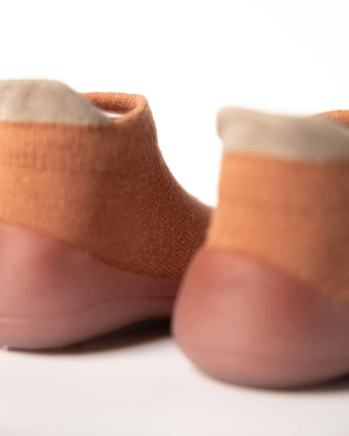 Minifus Figur Orange begyndersko med fleksibel sål