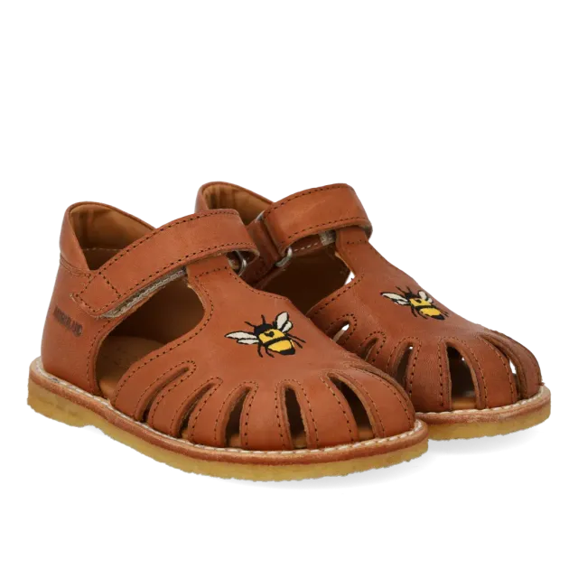 Angulus Begynder sandal bi broderi rummelig læder