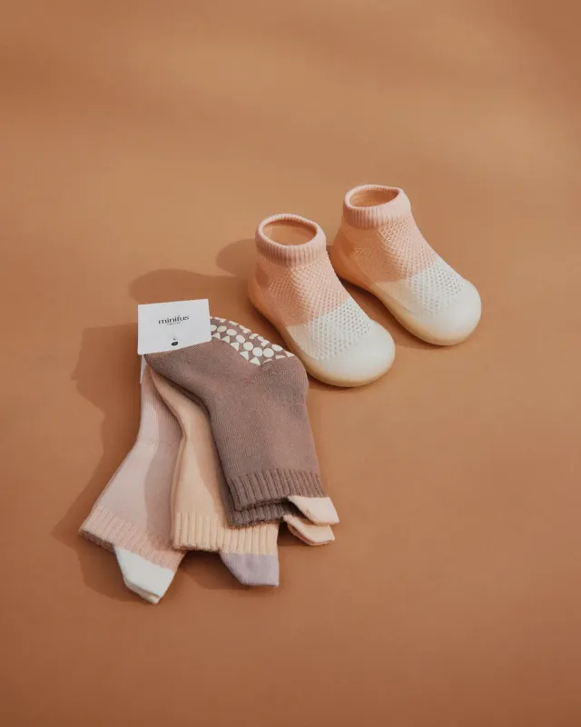 Minifus Lær-at-gå Sommer Startpakke lyserød begyndersko strømper