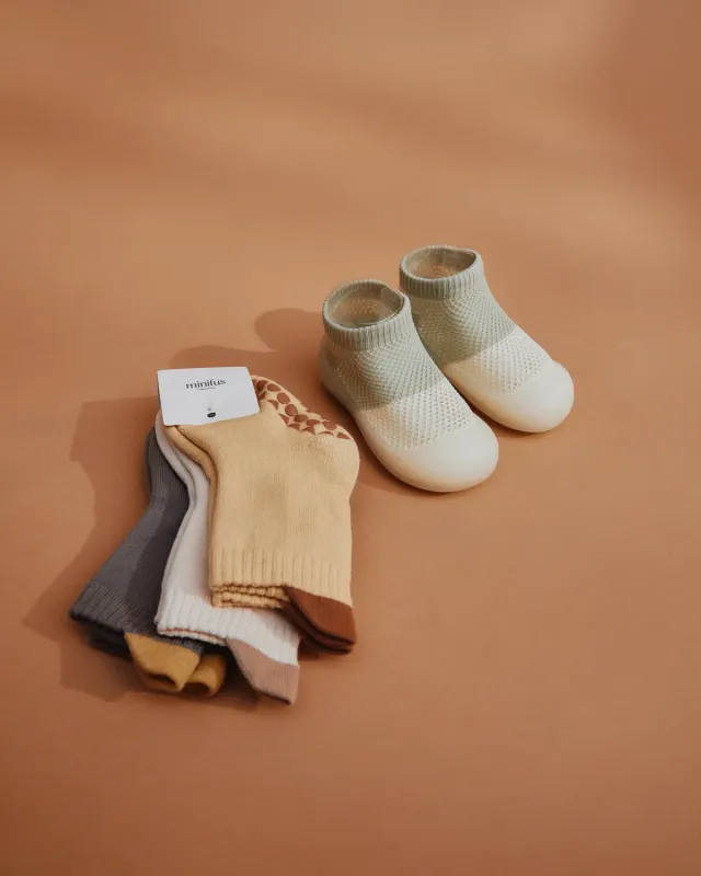 Minifus Grå Sommer startpakke begyndersko + strømper